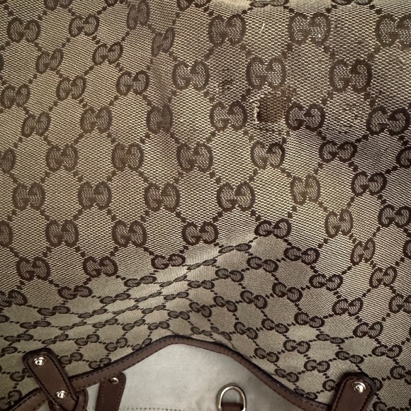 GUCCI MONOGRAM CANVAS TOTE WITH GUCCI POUCH!! - Picture 2 of 4
